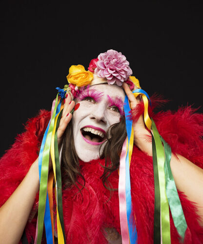 Image de l'article Seule en scène musical : JUBILÄ – Leïla Martial